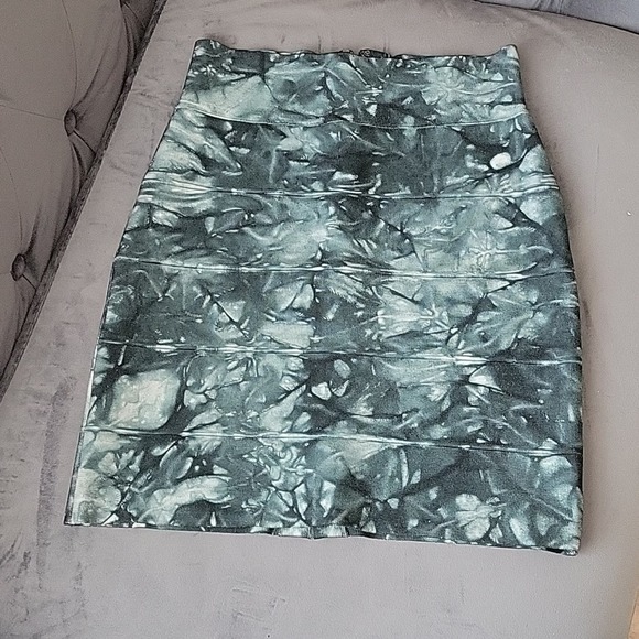 Herve Leger bandage mini skirt - Picture 4 of 7